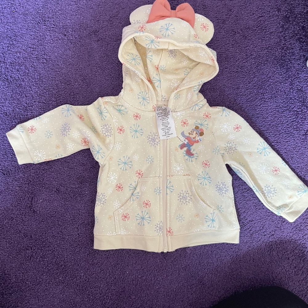 Minnie Mouse sweatshirt worn once 6-9 months